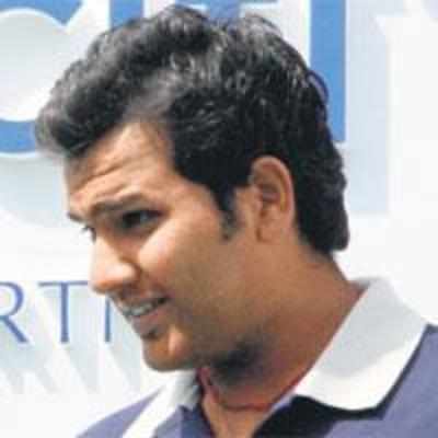 Gilly, Dhoni have similar style: Rohit