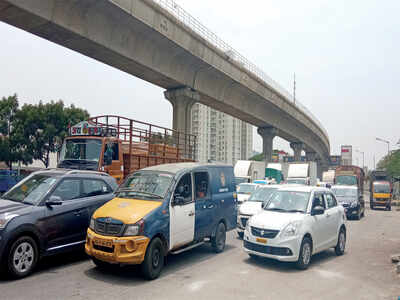 Roads jam-packed, despite lockdown