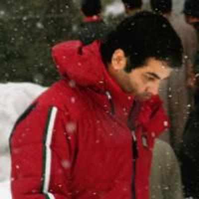 KJo gets snowed in Srinagar