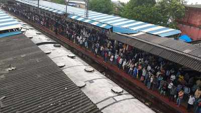 Rains continue to lash Mumbai, Harbour Line services affected