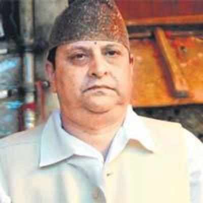 Deserted by kin, Gyanendra to celebrate birthday in forest