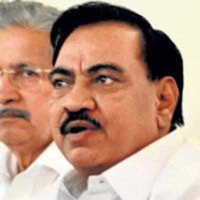 Five Detained for text message threats Against Khadse and city