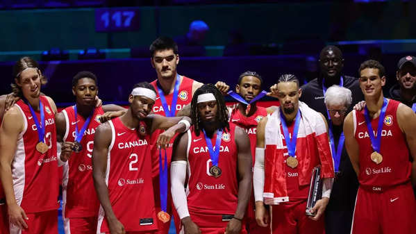 Canada clinch first-ever Basketball World Cup medal with narrow victory over US