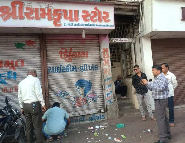 VMC seals old city shop for littering