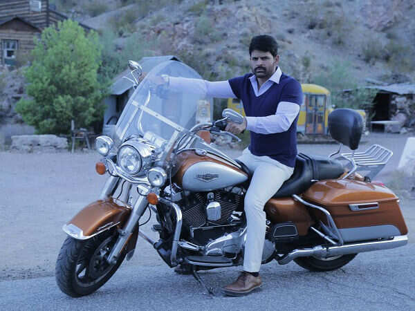 Shaam continues his cop act