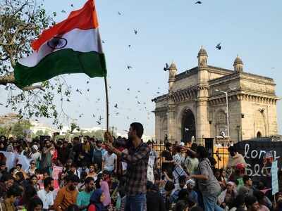 Gateway 'Occupied': Mumbaikars protest against JNU attack all night and day