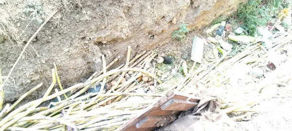 NMC team ‘dumps’ seized goods into nullah violating own Rs1 lakh penalty rule