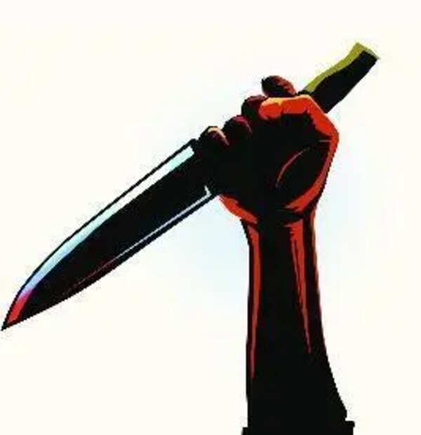 Family tiff: Youth attacks 4 relatives