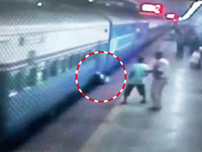 Sudanese student dragged by train at Dadar, loses legs