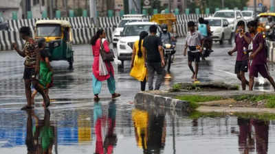 Monsoon Weather News Updates: Rain is parts of Delhi; maximum temperature 35.7 deg C