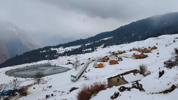 IMD predicts snowfall in Uttarkashi, rain and hail in several Uttarakhand districts: What travellers should know before visiting