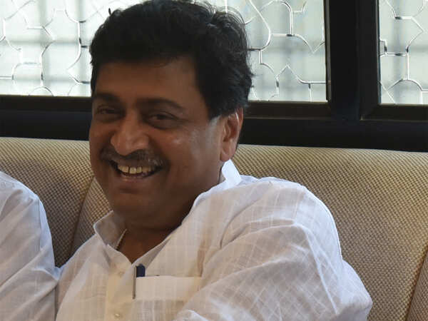 Maharashtra Congress groping in the dark