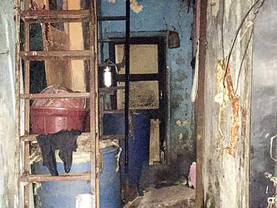 13 hurt in cylinder blast