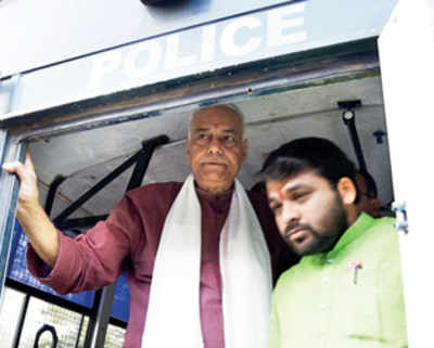 Varun, Shourie likely to join Sinha’s dharna today