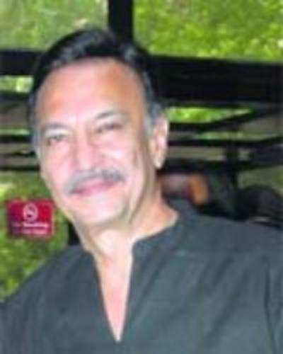 Suresh Oberoi gets jiggy with Priyanka