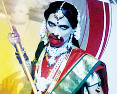 Cops nab cross-dressing tantrik who claimed he could cure any disease
