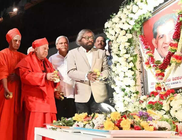 Khandre emerges top contender for top Veerashaiva-Lingayat Mahasabha post
