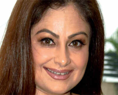 Ayesha Jhulka makes a comeback