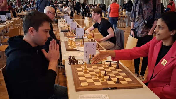 No handshake! Uzbek chess GM stuns India's Harika Dronavali with 'Namaste' - Watch