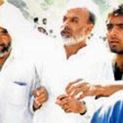 3 acquitted in murder of Hurriyat leader