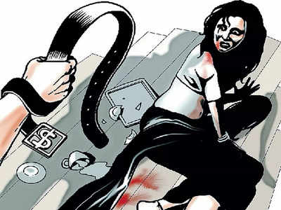 Alcoholic husband thrashes wife, daughter and flees