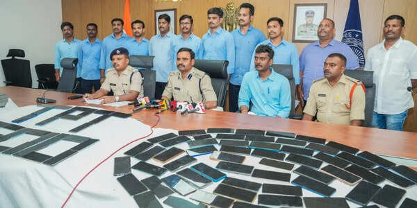 Tirupati police recover 500 stolen mobile phones worth Rs 1 crore