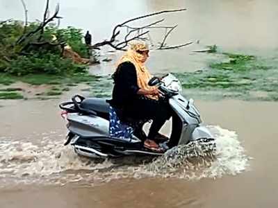Heavy rains lash Hyderabad and Andhra Pradesh, expected to continue for another 48 hours; normal life affected