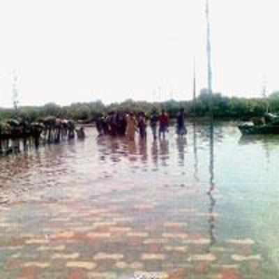 Bhelpuri on the jetty?