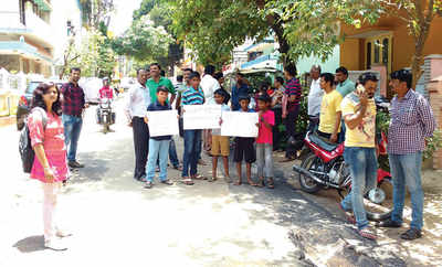 Residents protest BBMP’s shoddy road repair work in area