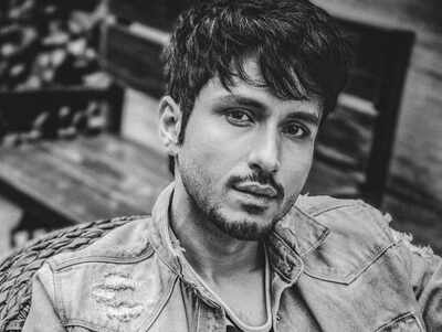 Here's how Amol Parashar went from IIT to Bollywood