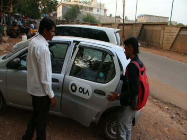 Transport ministry opposes  bid to let taxi aggregators rope in private cars