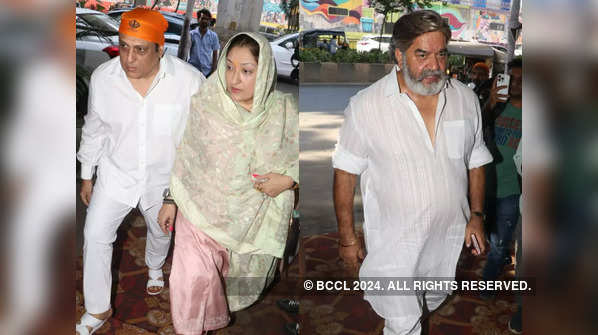 Govinda, wife Sunita and Mahabharat actors attend Gufi Paintal's prayer meet; Photos