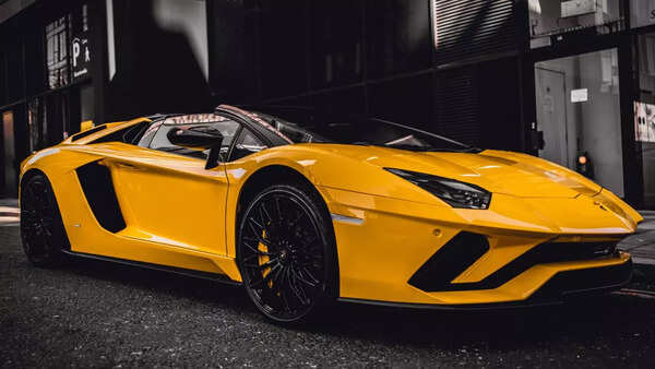 What sets luxury cars apart? 5 features you won’t find in economy models