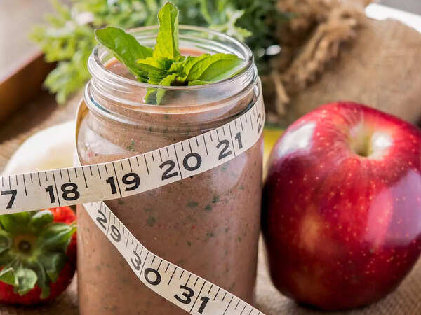 Are meal replacement shakes safe? Here's what nutritionists want you to know
