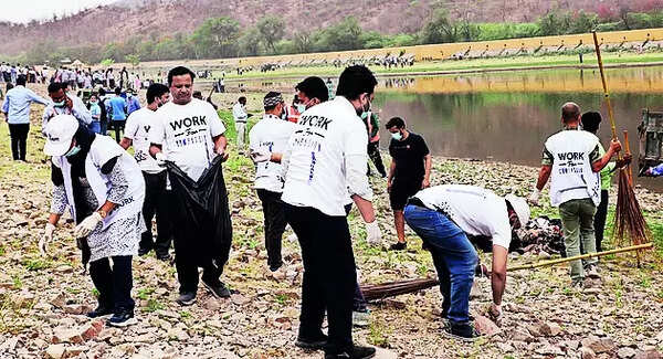 Maota Sarovar gets cleaned during JMC-H’s plogging drive