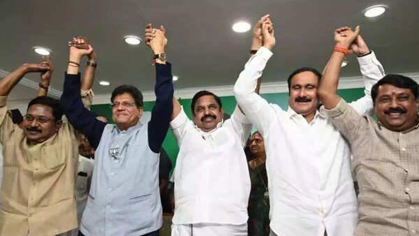 Tamil Nadu polls: Under fire for Delhi visits, Edappadi K Palaniswami seals alliance deal at AIADMK headquarters