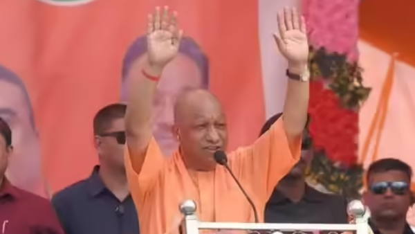 UP CM Yogi Adityanath mixes up Subhas Chandra Bose's ‘Give me blood, I will give you freedom' to Swami Vivekananda, draws flak