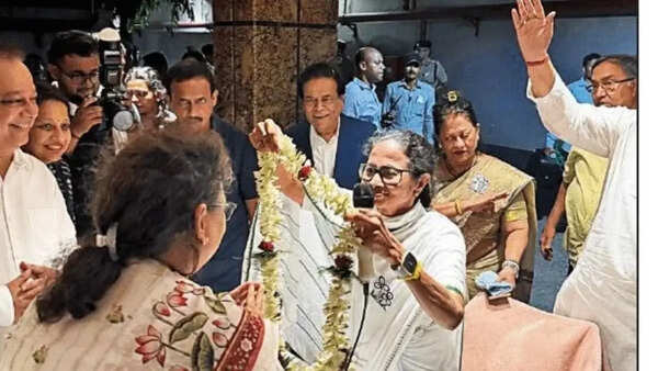 Didi goes from condo to condo in upscale Bhowanipore locality during West Bengal elections