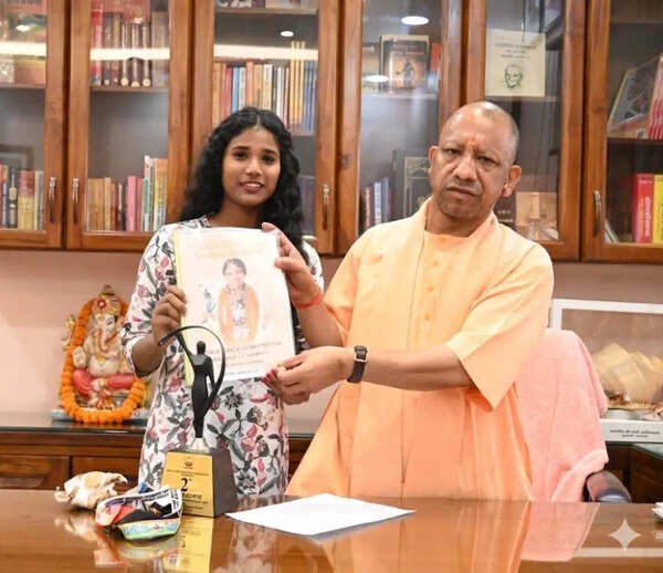 International yoga athlete meets CM Yogi