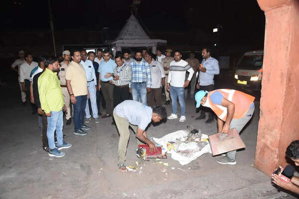 JMC launches overnight clean-up drive in Walled City