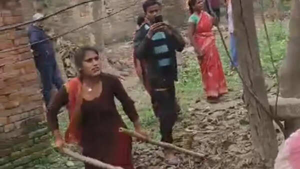Villagers attack cops, three injured in West Champaran