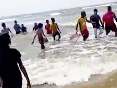 Teen dies during swim in sea; man trying to commit suicide rescued