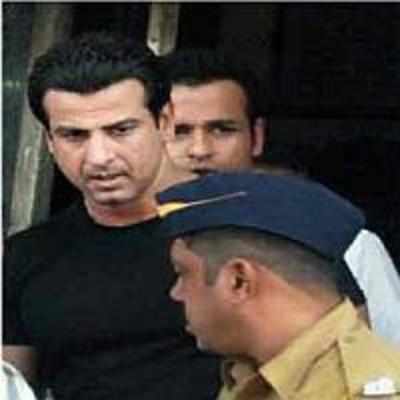Ronit Roy out on bail after Merc rams car at dawn