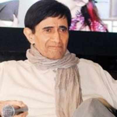 Dev Anand invites B-town biggies