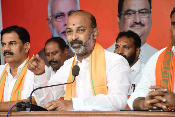 Delhi excise policy: Telangana BJP chief Bandi Sanjay arrested during protest