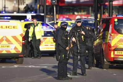 Live updates: Suspect in London Bridge stabbing dead in police firing