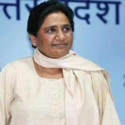 Congress-Mayawati war escalates, Section 144 in Lucknow