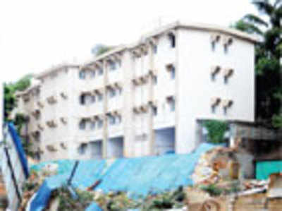 Builder to blame for Queens Corner damage: BBMP report