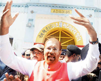 Vanzara walks out of jail after seven years
