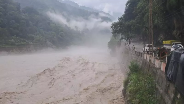 Bengal tourists among 1,400 stranded in north Sikkim after key bridge collapse